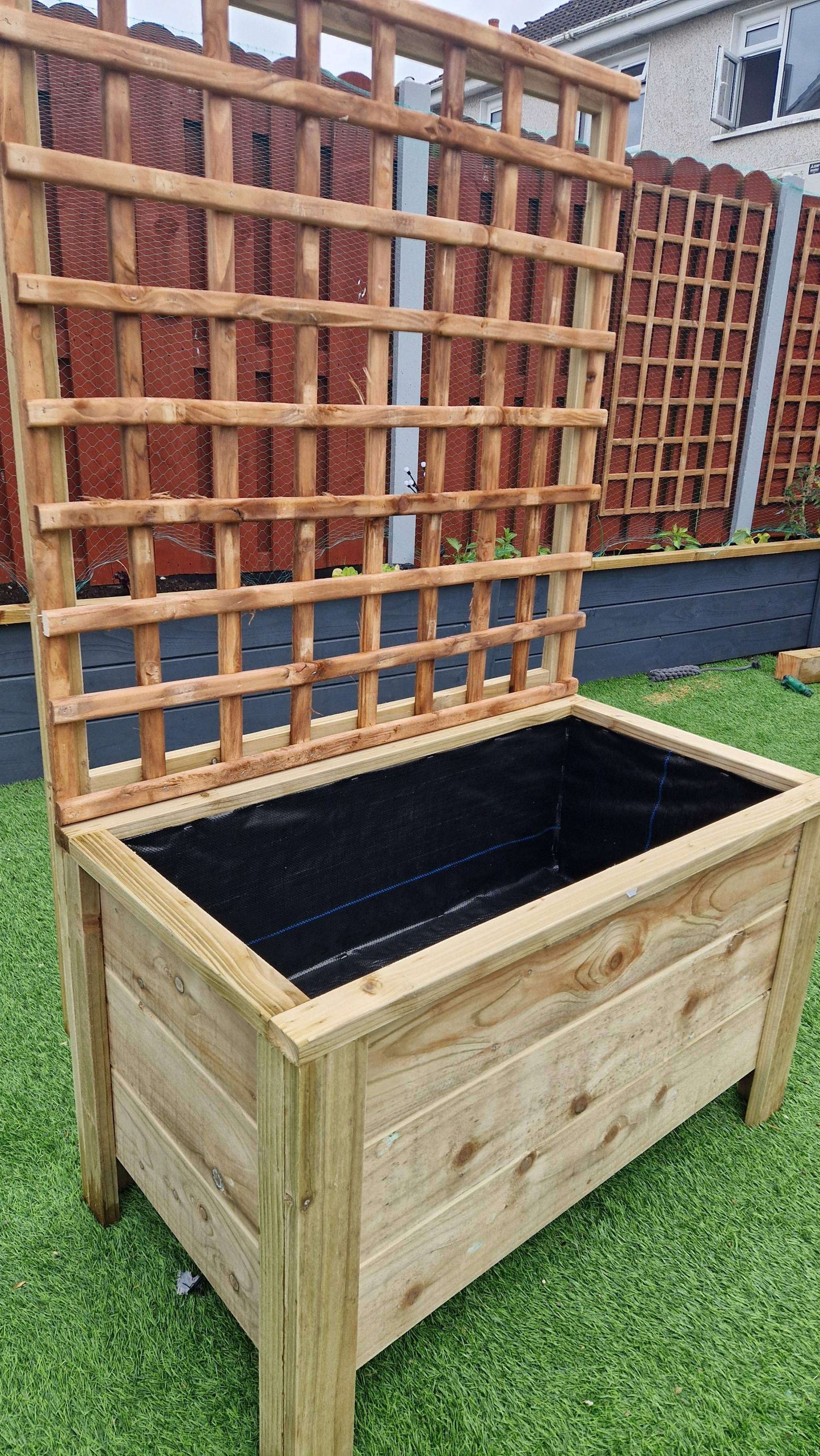 Handcrafted Wooden Planter with Trellis – Ideal for Climbing Plants