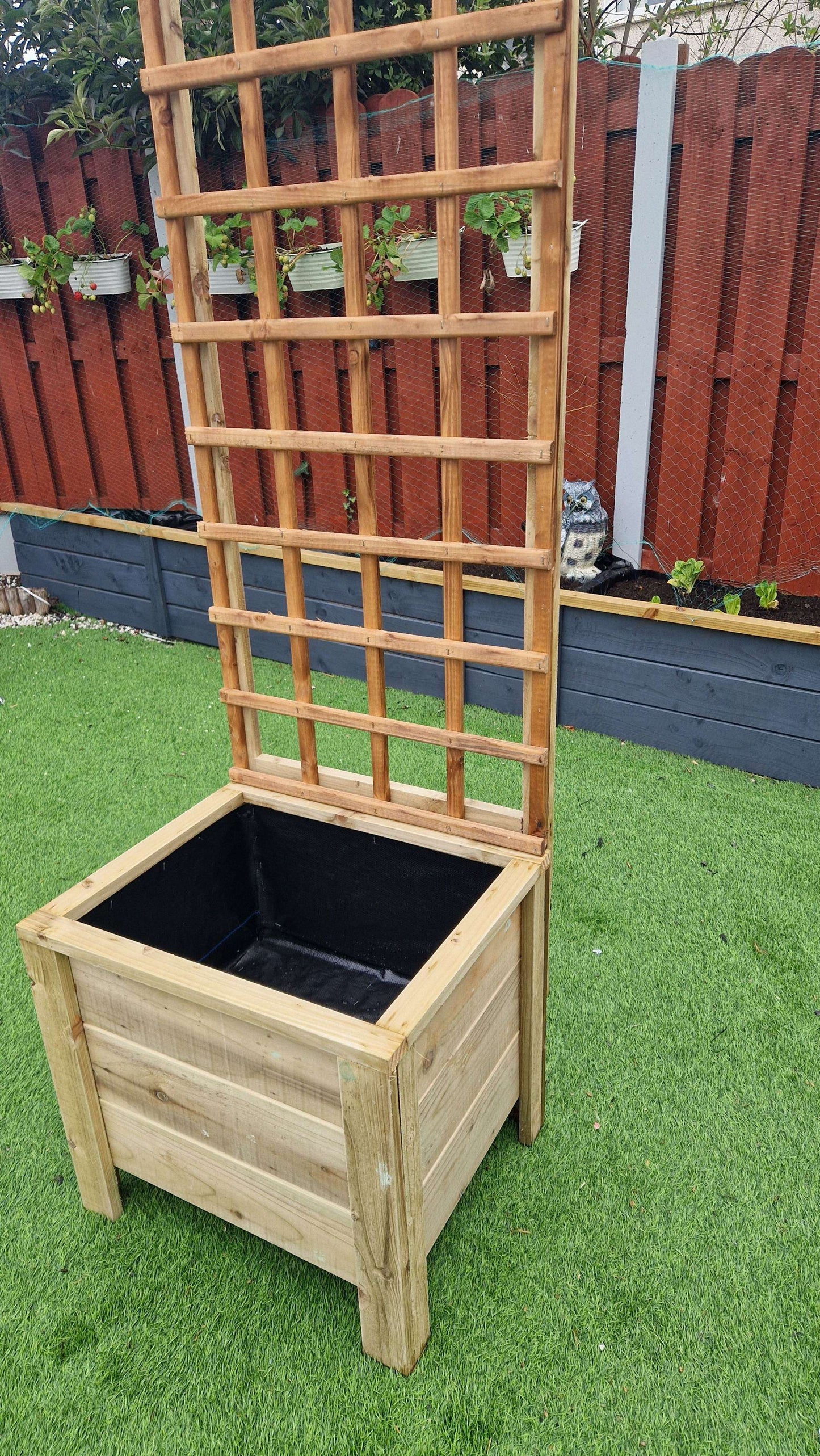 Handcrafted Wooden Planter with Trellis – Ideal for Climbing Plants